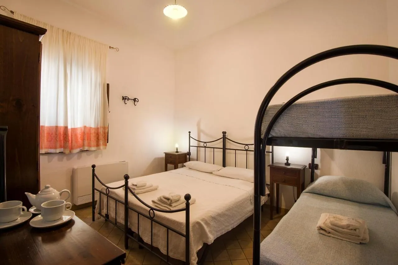 Antico Borgo Otel Galtellì 2*,