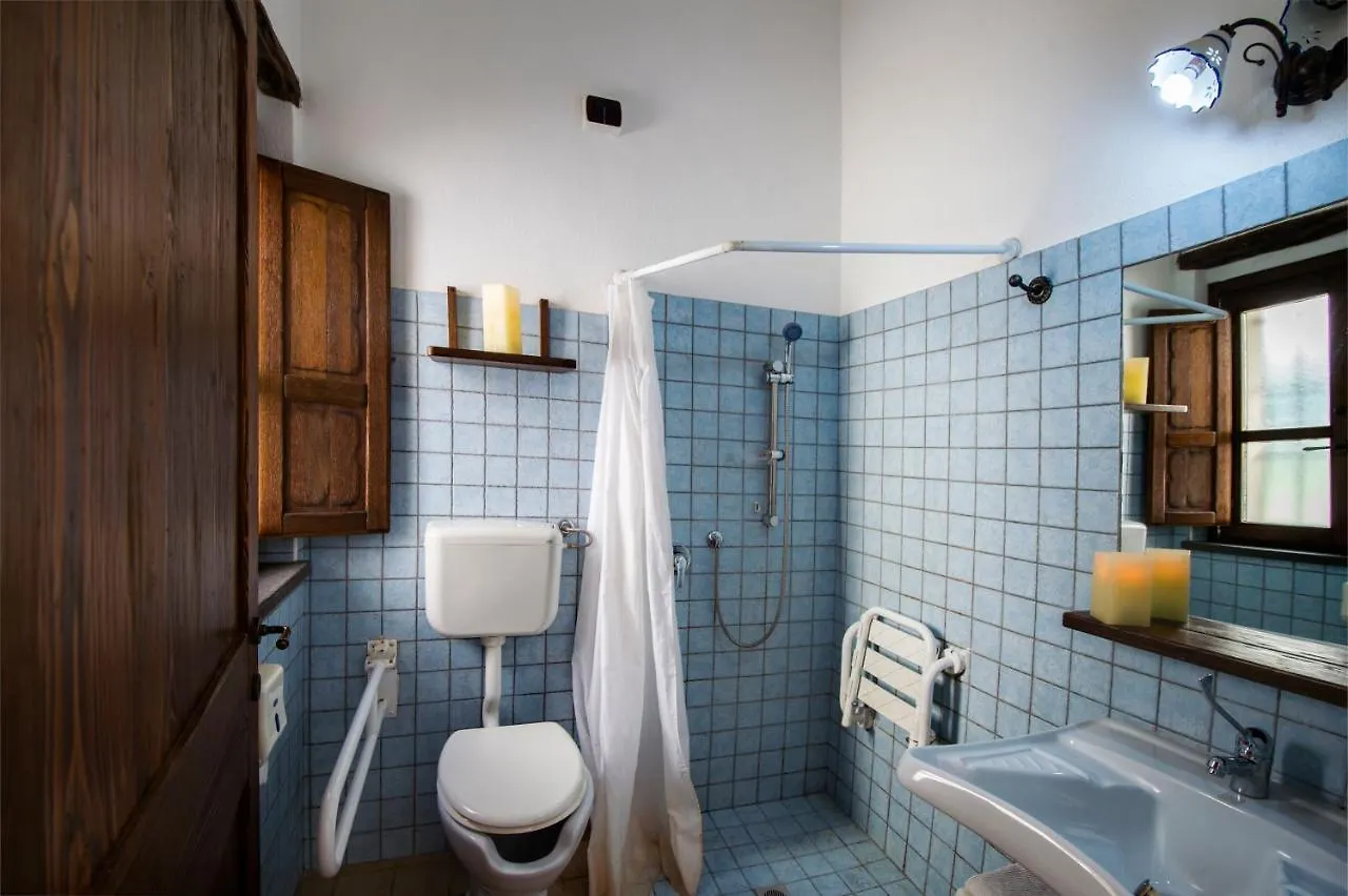 Antico Borgo Otel Galtellì 2*,  İtalya