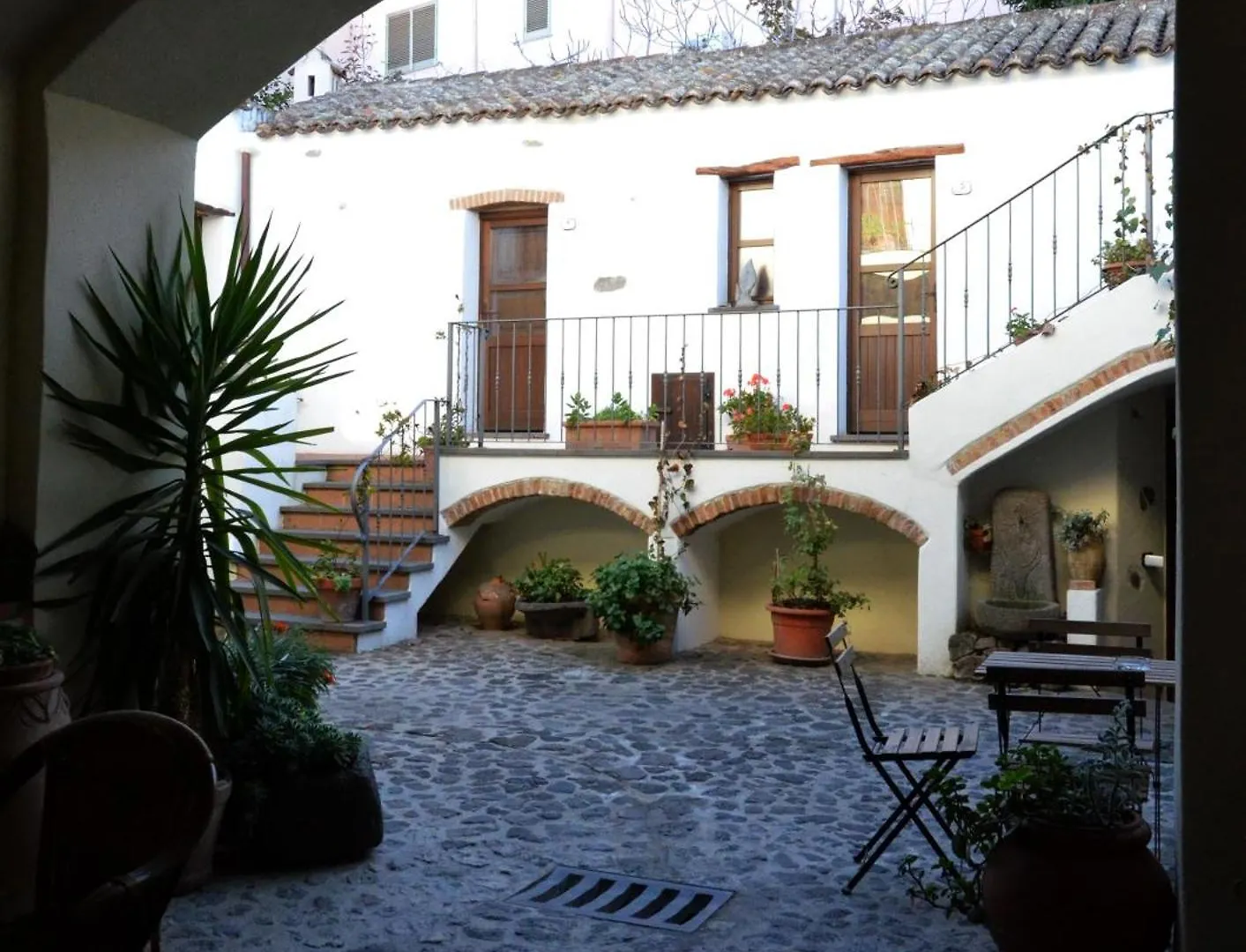 Antico Borgo Otel Galtellì 2*,  İtalya